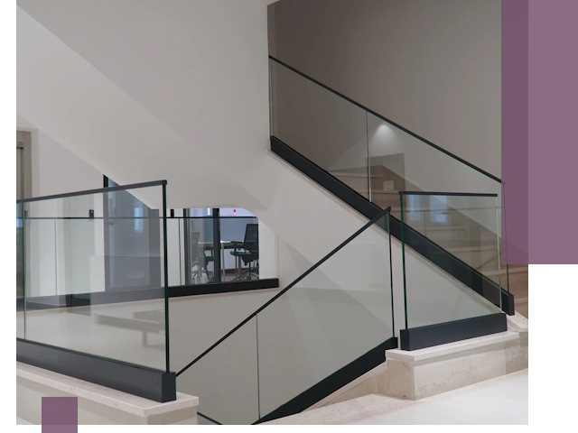 Стеклянные перила премиум-класса с установкой в Зеленокумске