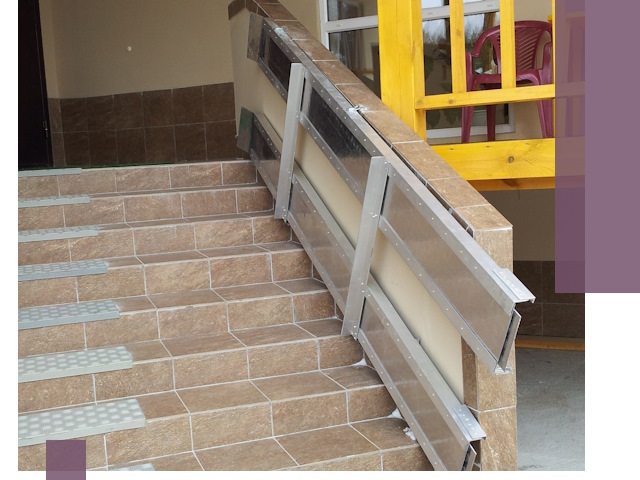 Откидные пандусы под ключ в Зеленокумске — монтаж и демонтаж