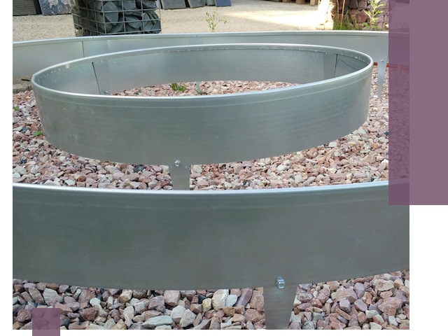 Нержавеющие бордюры под ключ в Зеленокумске — изготовление и монтаж