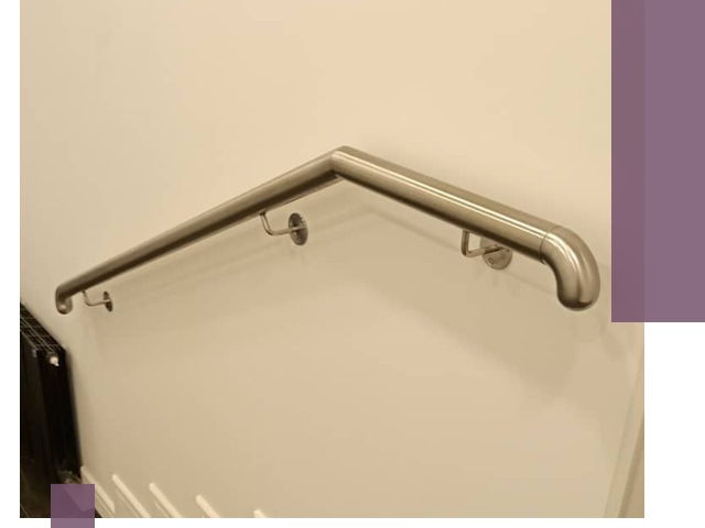 Изготовление пристенных поручней в Зеленокумске под ключ за сроки